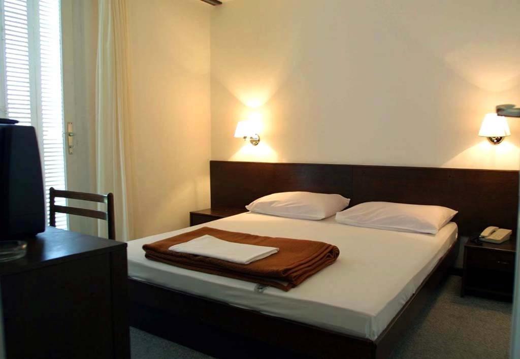 Hotel Adriatic Omisalj Exterior photo