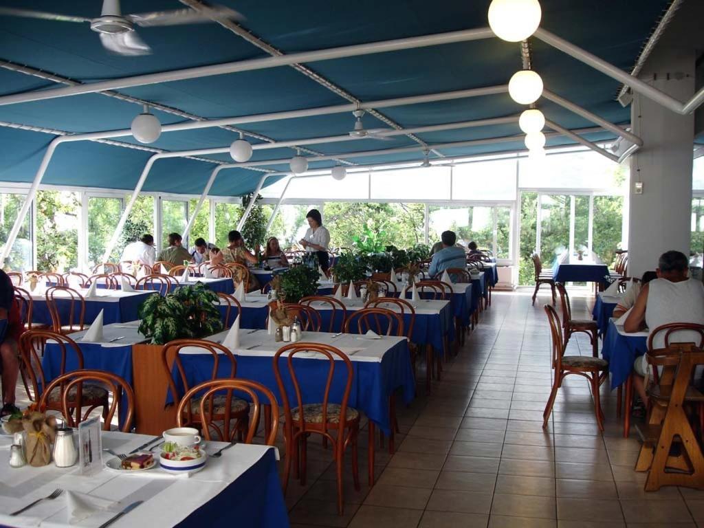 Hotel Adriatic Omisalj Exterior photo